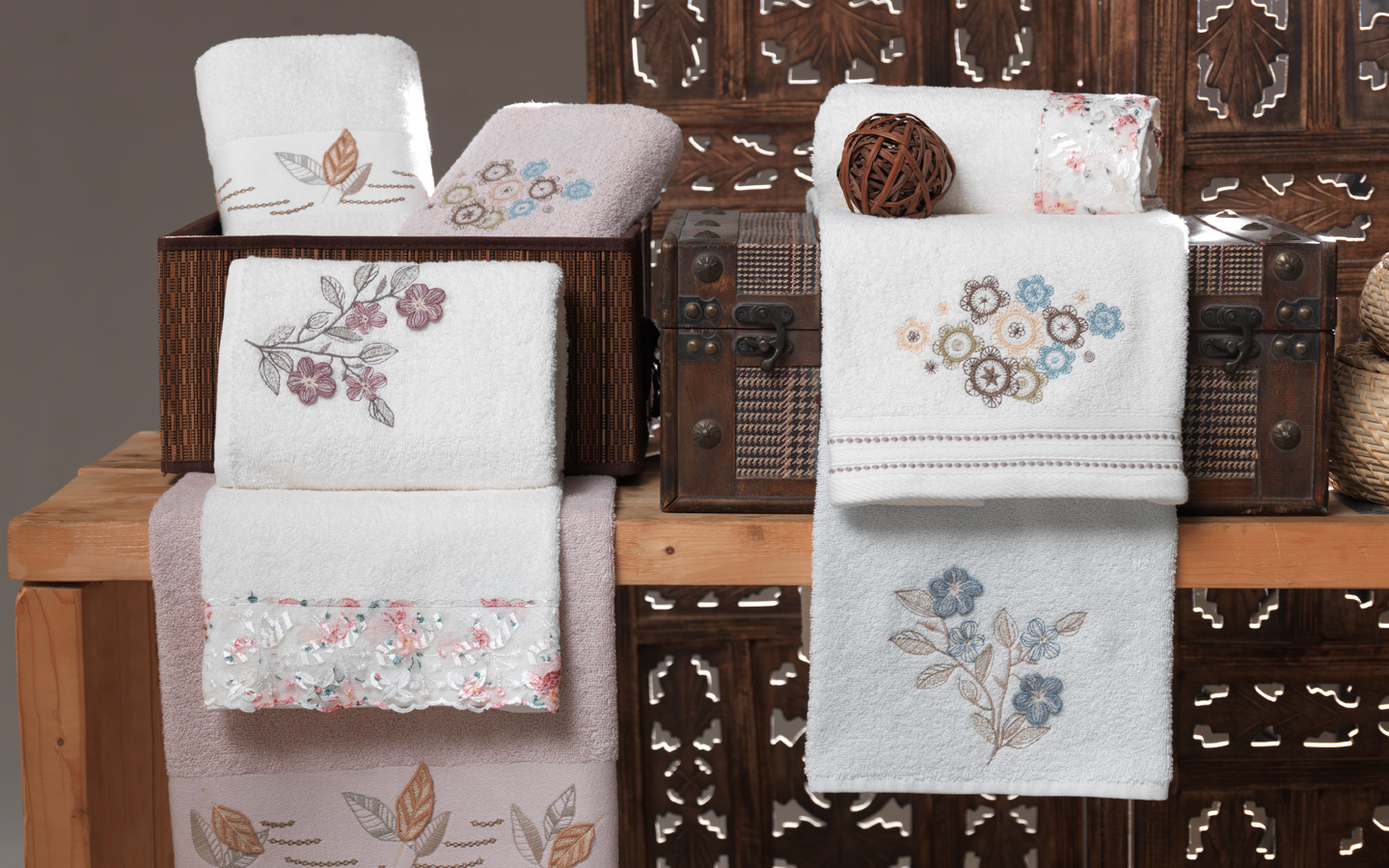 Özgür Tekstil, Konseptler, Embroidery & Lace Concept